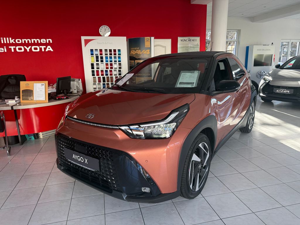 Bild des Angebotes Toyota Aygo (X) Hybrid Lounge,JBL,Faltdach,Sitzheizung