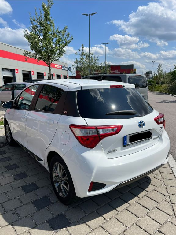 Bild des Angebotes Toyota Yaris 1,5-l-VVT-i Hybrid CVT Y20 Club Y20 Club