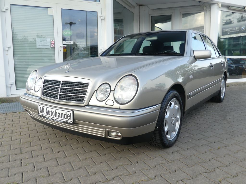 Bild des Angebotes Mercedes-Benz E 320 Lim. Aut. Elegance Renterfahrzeug Xenon