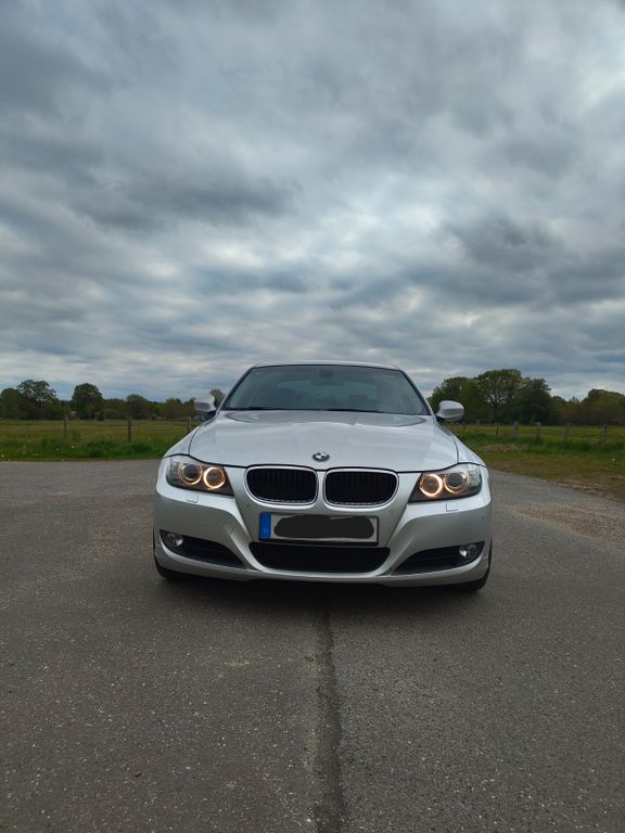 Bild des Angebotes BMW 325i xDrive -