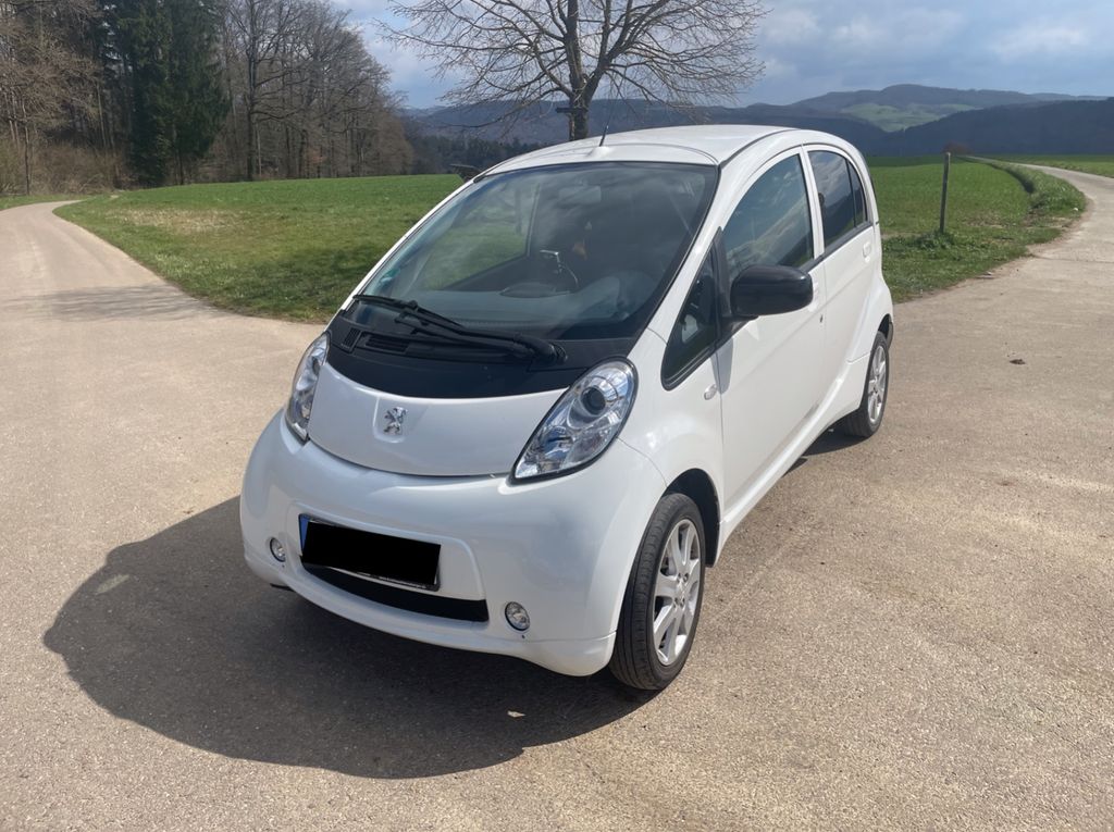 Bild des Angebotes Peugeot iOn Modell 2017