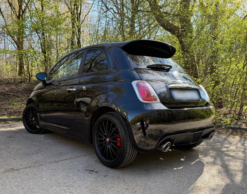 Bild des Angebotes Abarth 8x bereift / Sitzheiz. / HiFi / Armlehne / NAVI