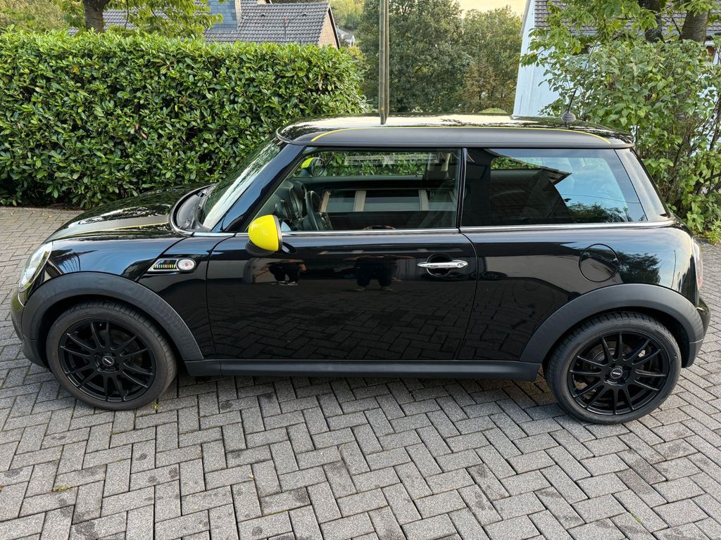 Bild des Angebotes MINI One - sehr gepflegt -8-fach bereift