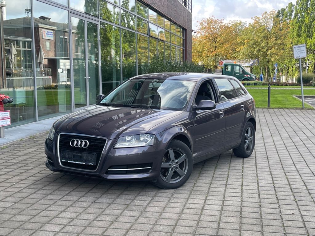 Bild des Angebotes Audi A3 Sportback 1.2 TFSI Attraction SHZ/PDC/2HAND/