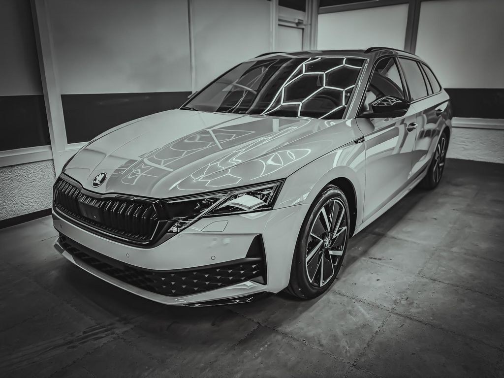 Bild des Angebotes Skoda Octavia Combi SPORTLINE 1.5 eTSI DSG PANO CAN...