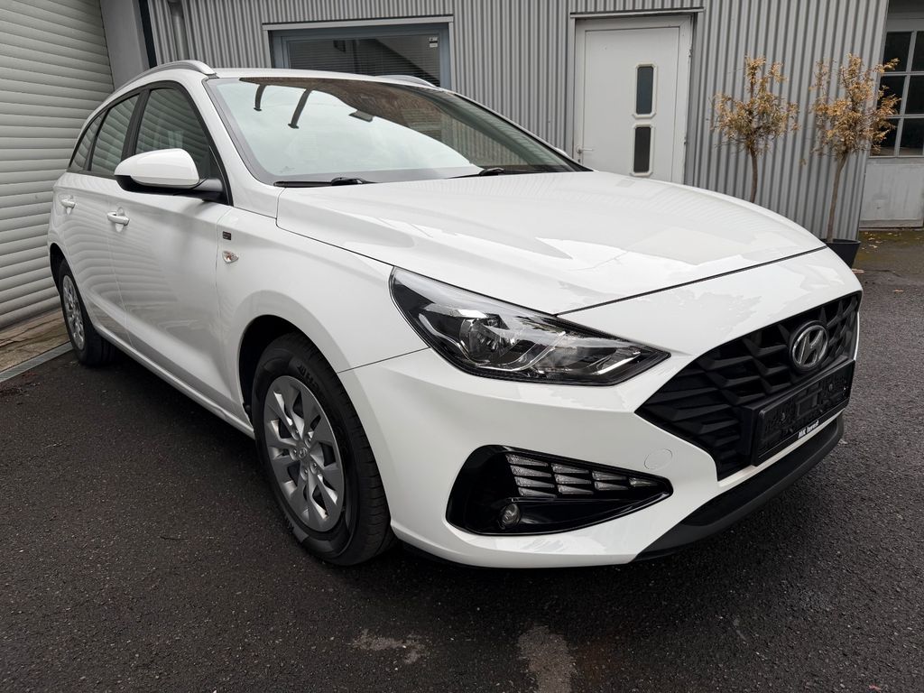 Bild des Angebotes Hyundai i30 Select Mild-Hybrid Tempomat Klima DAB