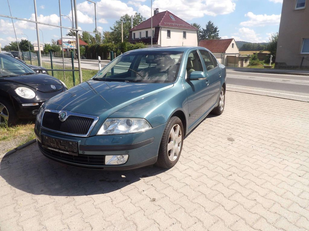 Bild des Angebotes Skoda Octavia 1.6 Elegance Automatik Teilleder Sitzhei