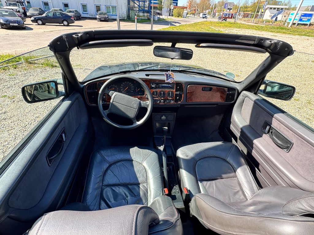 Saab 900 Cabriolet schwarz, Benziner