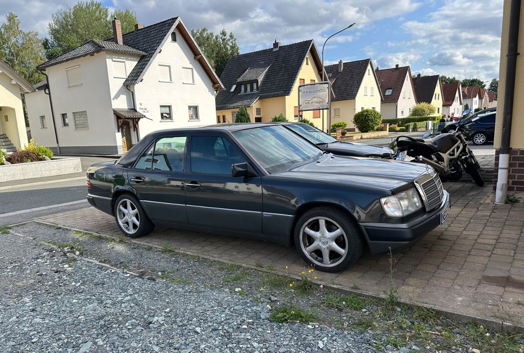 Bild des Angebotes Mercedes-Benz 300 E-24 Sportline