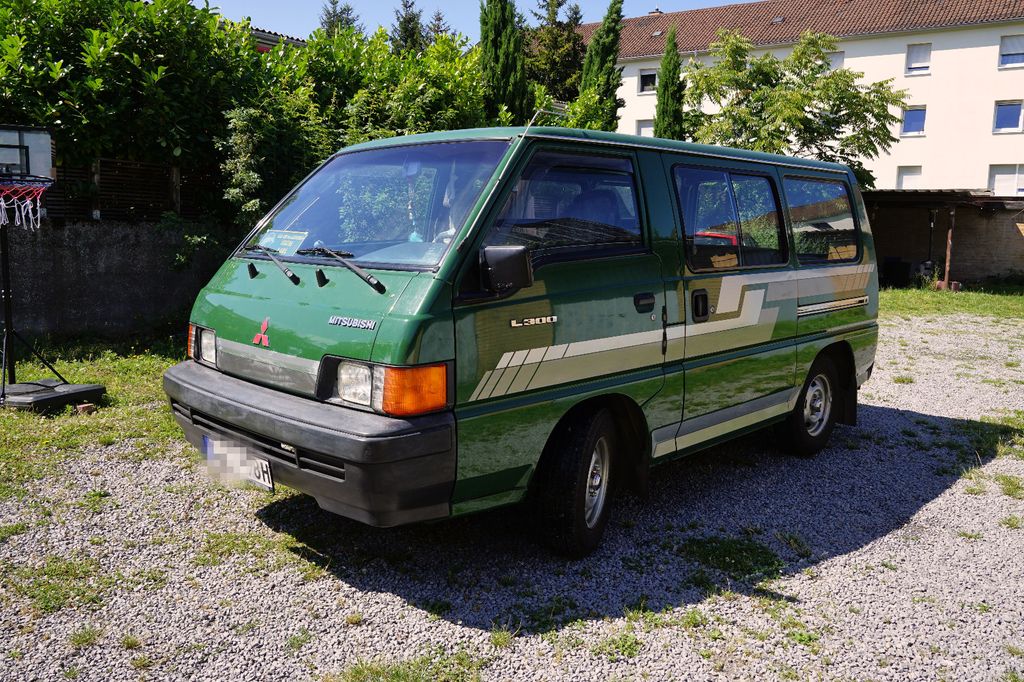 Mitsubishi L300 Bus Oldtimer