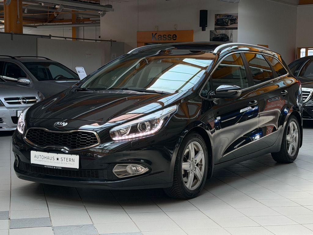 Bild des Angebotes Kia Ceed Kombi Platinum Edition|Kamera|Xenon|LHZ|AHK