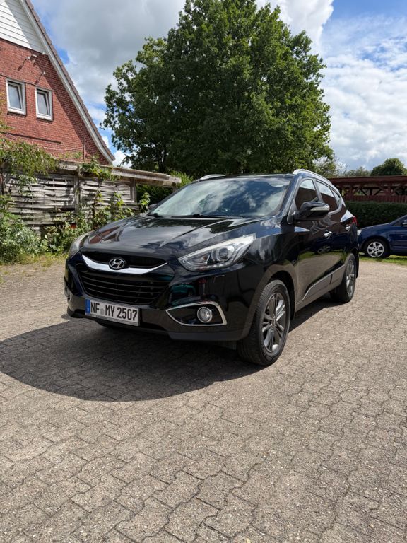 Hyundai ix35 2.0 CRDi 100kW Black&Steel 4WD Automati...