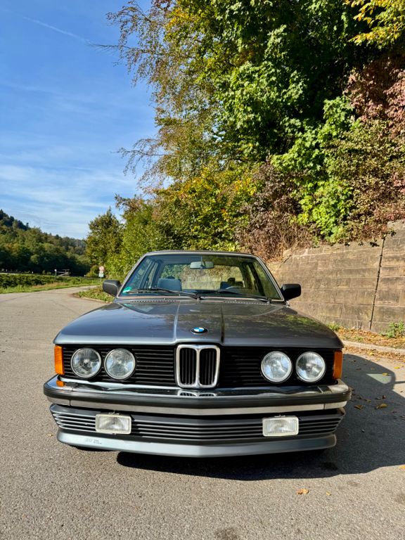 BMW 320/6 E21 | 11/1981 | 92.749 km | Automatik