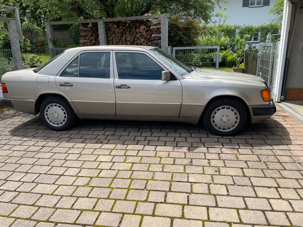 Bild des Angebotes Mercedes-Benz 260 E W124