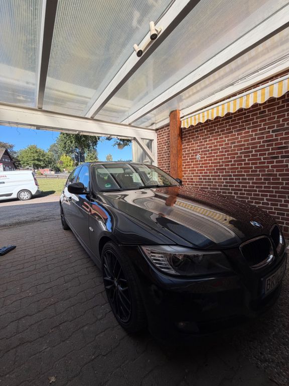 Bild des Angebotes BMW 320i -