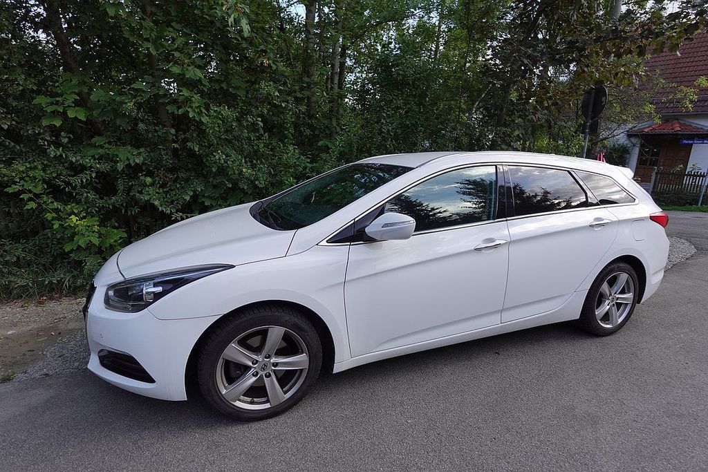 Bild des Angebotes Hyundai i40 1.6 weiß guter Zustand