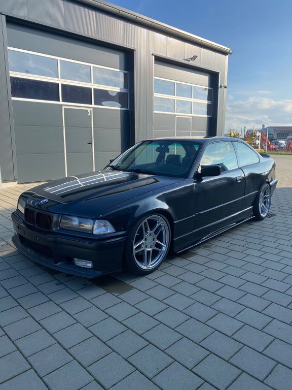 BMW 325i
