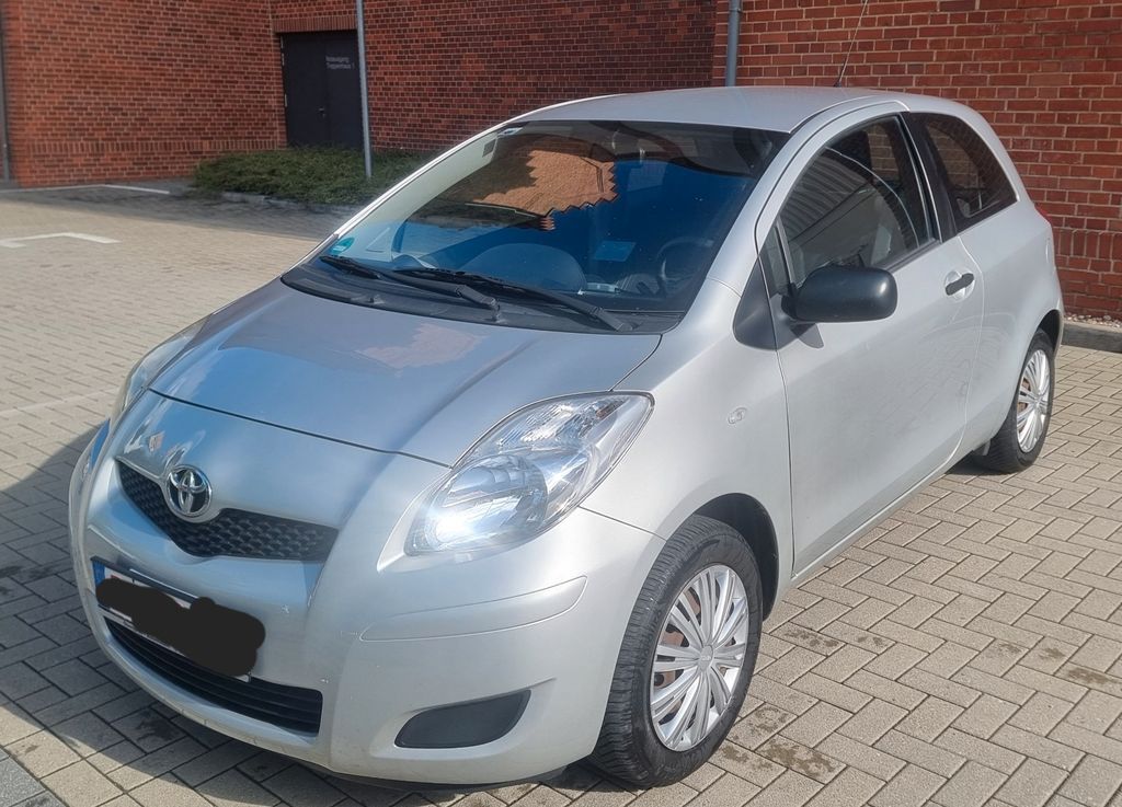 Bild des Angebotes Toyota Yaris 1,0 Cool TÜV neu 1.Hand