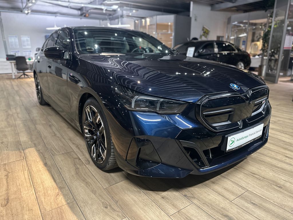 Bild des Angebotes BMW i5 Limousine M60 xDrive/PANO/HEAD-UP/360 KAMERA