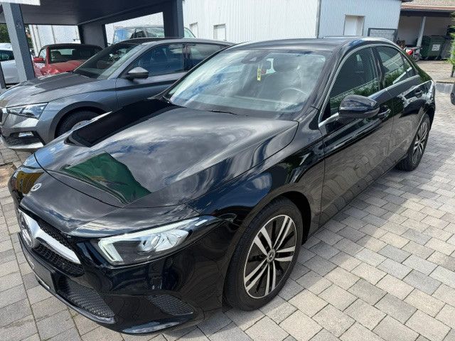 Bild des Angebotes Mercedes-Benz A 180 Limousine /Klimaautomatik/LED