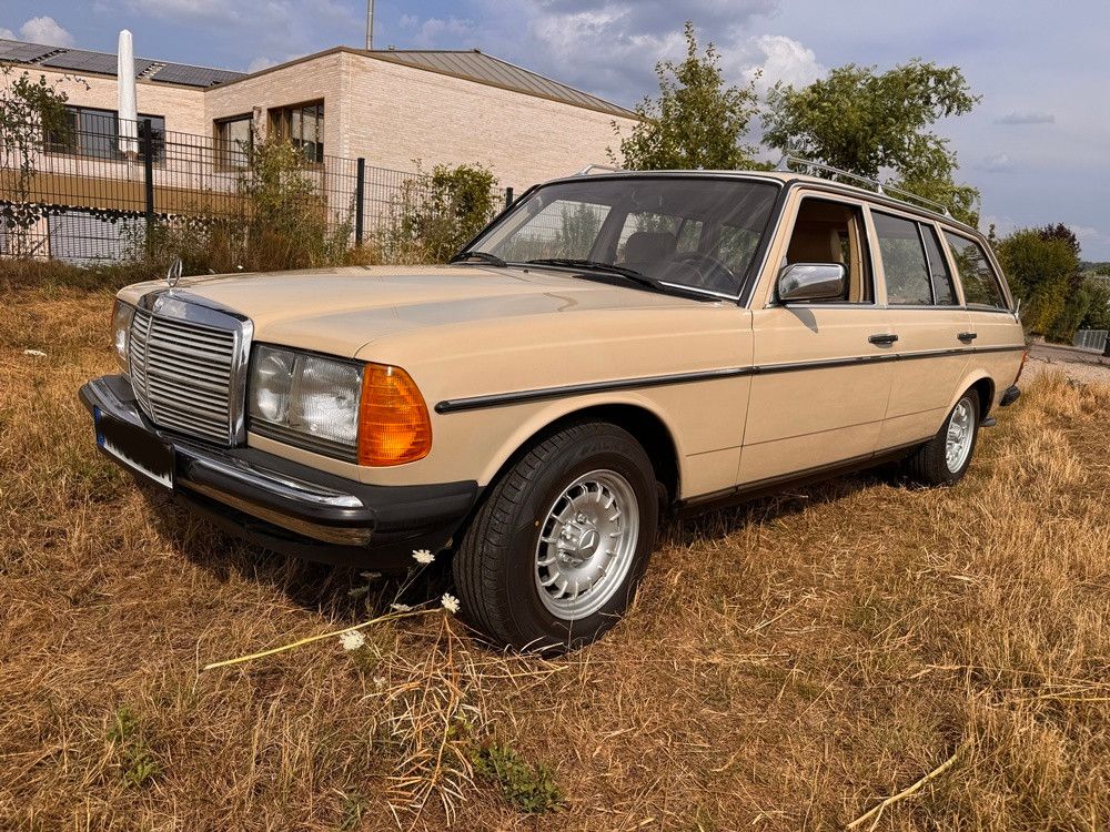 Bild des Angebotes Mercedes-Benz Mercedes 230 TE S123 | 2. Hand | Garage | 2-