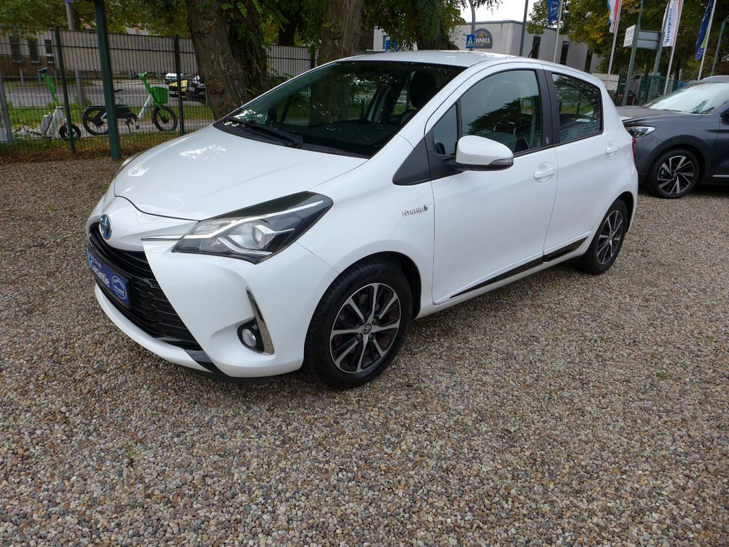 Bild des Angebotes Toyota Yaris 1,5-l-VVT-i Hybrid CVT Team Deutschland
