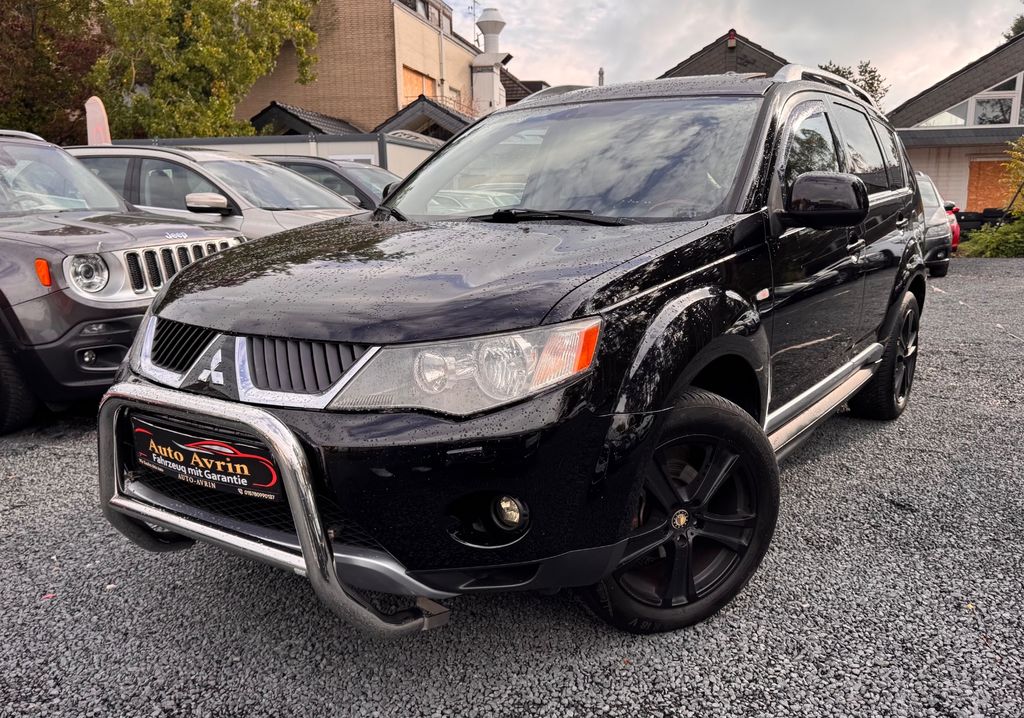 Bild des Angebotes Mitsubishi Outlander 2.4 Instyle LEDER-NAVI-TEMPO-PANO-7SIT