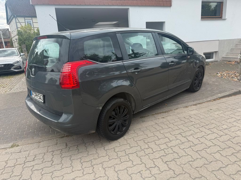Bild des Angebotes Peugeot 5008 Access AUTOMATIK GETRIEBE 7 SITZE DIESEL