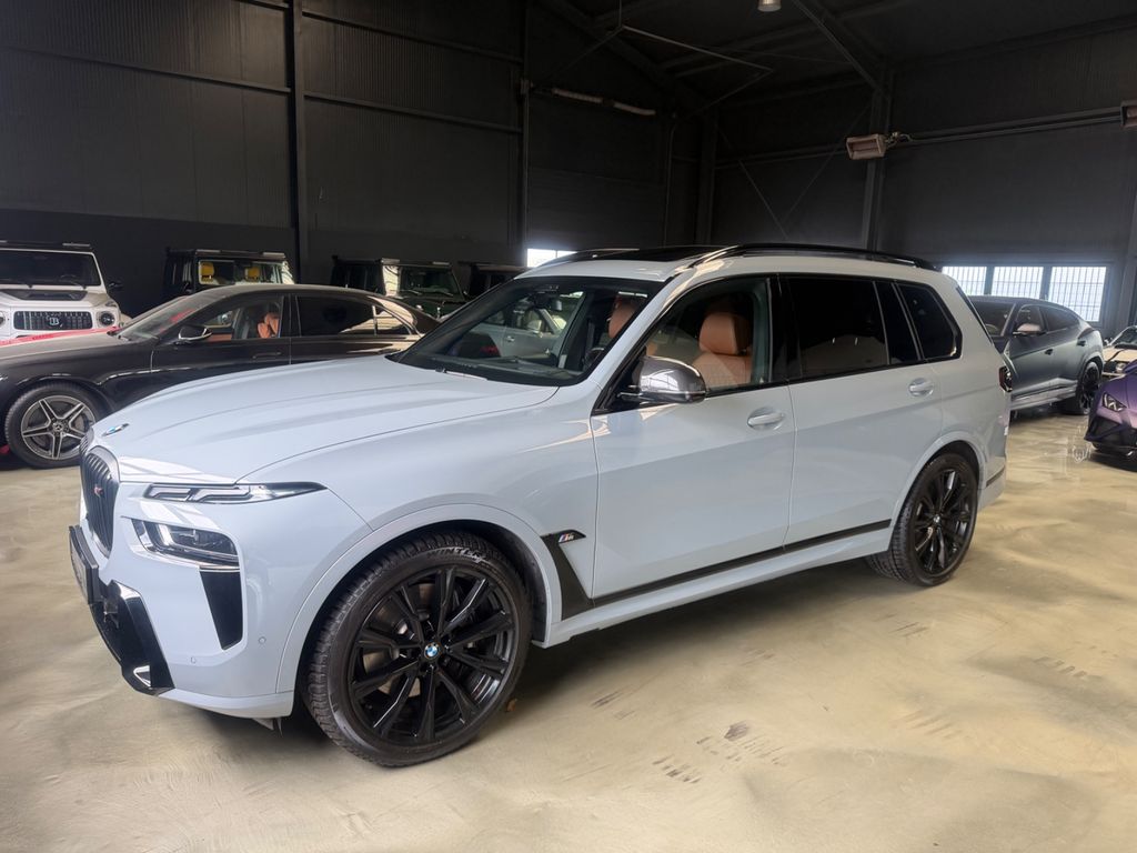 Bild des Angebotes BMW X7M60 CARBON/M SPORT PRO/B&W/6-SITZE/PANO/KOMFO