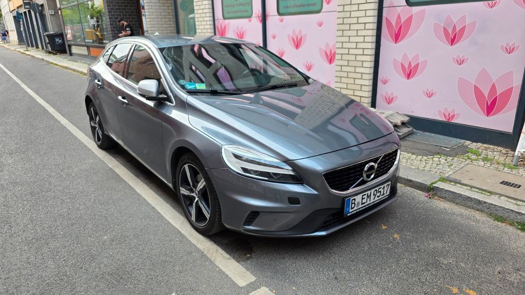 Bild des Angebotes Volvo V40 / D2 R-Design (2019) Sehr gepflegt