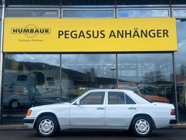 Bild des Angebotes Mercedes-Benz 260 E Limousine PKW Oldtimer AHK