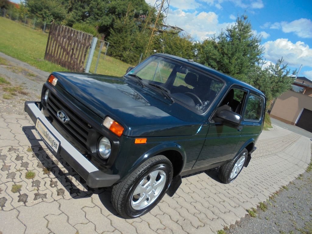 Bild des Angebotes Lada Niva 4x4 Grün TOP Zustand!!