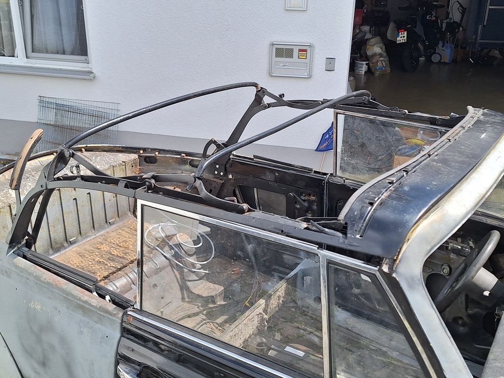Volkswagen Käfer Cabrio Oldtimer Restaurieren oder Ausschla