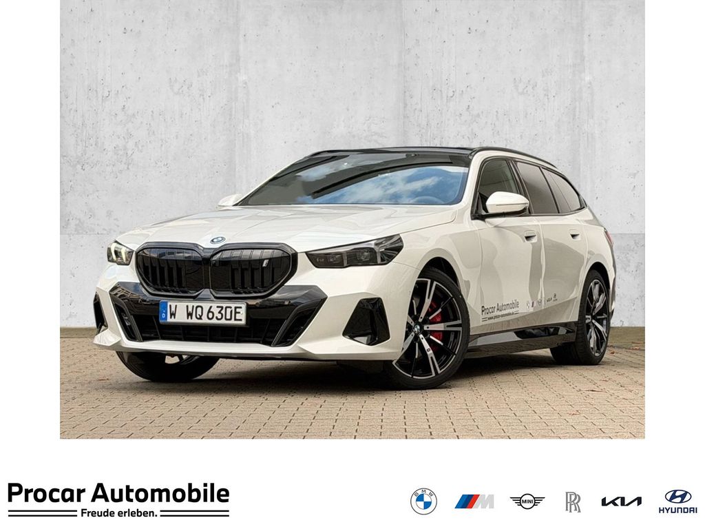 Bild des Angebotes BMW i5 eDrive40 M Sport HUD PANO ACC RFK NAVI LED