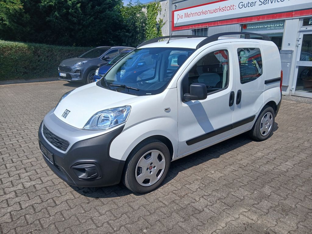 Bild des Angebotes Fiat Fiorino SX Kombi+AHK+SHZ+PDC