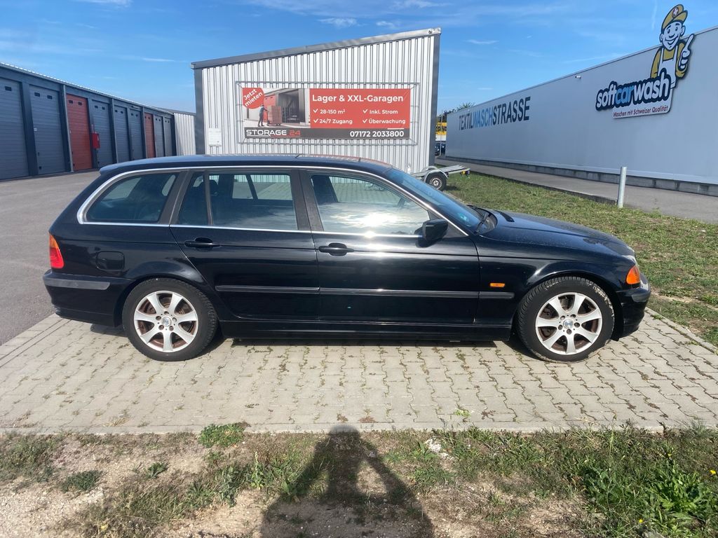 BMW 320i touring -