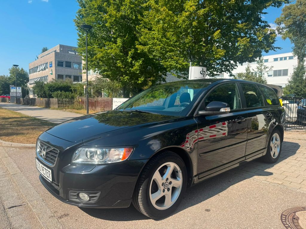 Bild des Angebotes Volvo V50 Kombi D3 Business Edition
