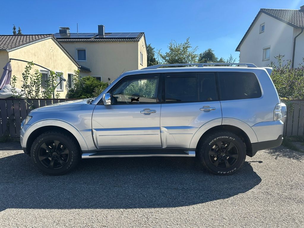 Bild des Angebotes Mitsubishi Pajero 3,2 DI-D Edition 25 Automatik Edition 25