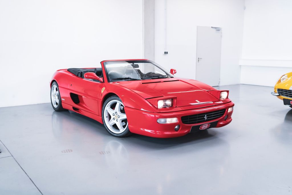 Ferrari F355 Spider *Schalter / wenig KM / Challenge*