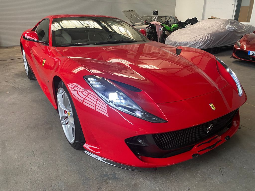 Bild des Angebotes Ferrari 812 SF*1. HD*CARBON*LIFT*LEDs*KAMERA*JBL