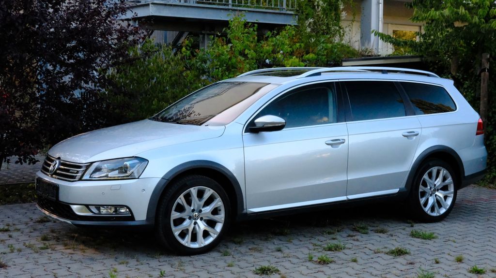 Bild des Angebotes Volkswagen Passat Alltrack 2.0 TDI 4MOTION Alltrack Blu...