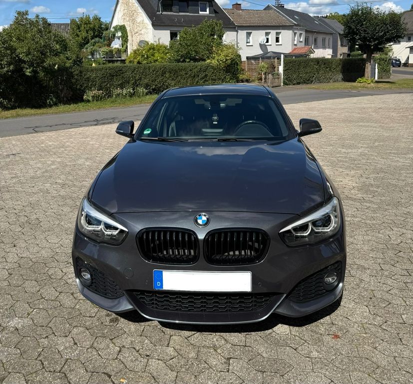 Bild des Angebotes BMW 120i Edition M Sport Shadow Edition