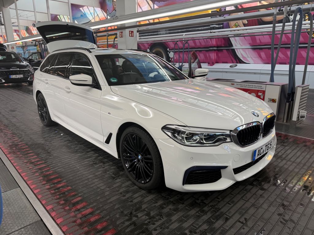 Bild des Angebotes BMW 530d xDrive Touring M Sportpaket Pano AHK ACC