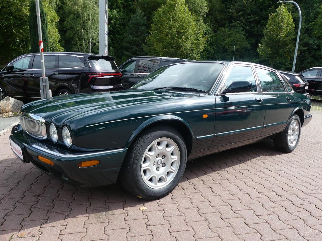 Bild des Angebotes Jaguar XJ8 4.0 Sovereign*47700 km*1.Hand*Leder*Rostfrei