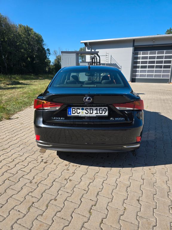 Bild des Angebotes Lexus IS 300 300h F-Sport Automatik F-Sport