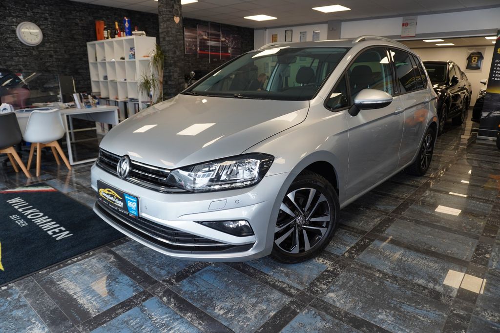 Bild des Angebotes Volkswagen Golf Sportsvan VII United/Navi/Aluräder/1.Vorhal