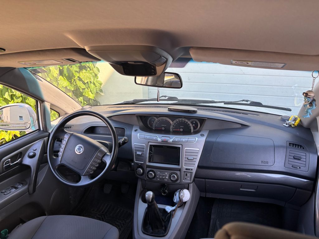 Bild des Angebotes Ssangyong Rodius 2.0 e-XDi 200 Crystal 2WD Crystal