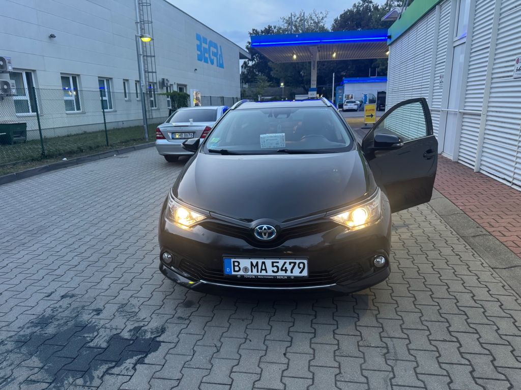 Toyota Auris Touring S. 1,2-l-T Team Deutsch. M S/S...