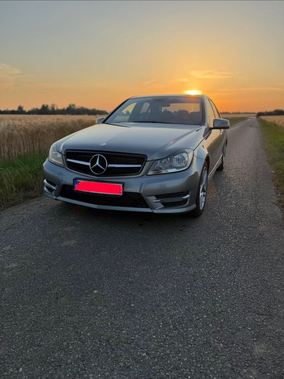 Bild des Angebotes Mercedes-Benz 220 AMG Line Biturbo