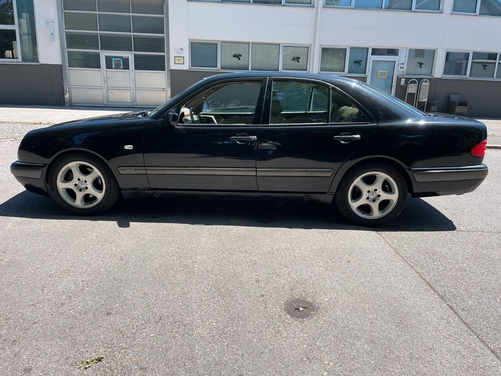 Bild des Angebotes Mercedes-Benz E 430 AVANTGARDE-LEGENDE-V8-AUTOMATIK